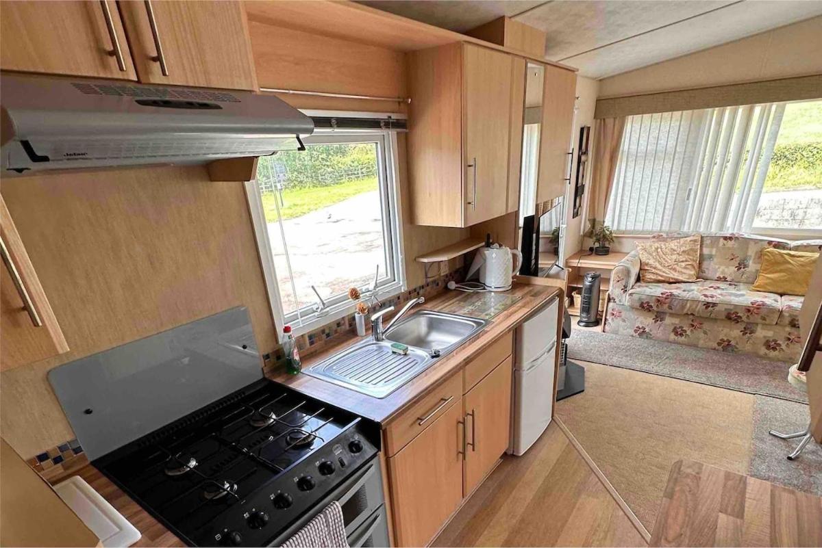 4-Bedroom Cosalt Caravan In Uddingston, Glasgow Exterior photo